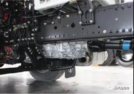 整车轻量化省心省力 ,轩德6×4燃气牵引车领跑商用车 - 第4张 - 提加商用车网 整车轻量化省心省力 ,轩德6×4燃气牵引车领跑商用车 - 第4张