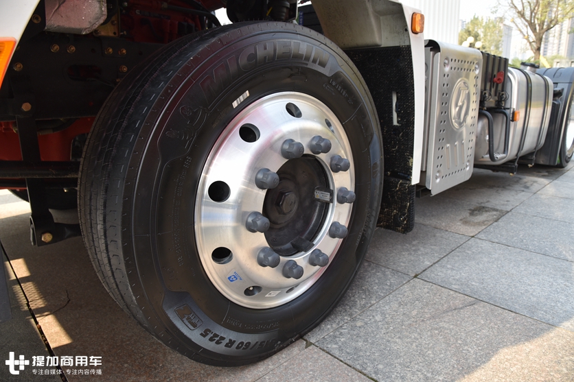 想跑快递开哪款车更适合?低鞍座拉货多,德龙X3000快递版了解下 - 第7张 - 提加商用车网 想跑快递开哪款车更适合?低鞍座拉货多,德龙X3000快递版了解下 - 第7张