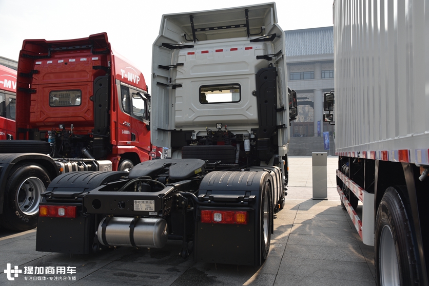 想跑快递开哪款车更适合?低鞍座拉货多,德龙X3000快递版了解下 - 第10张 - 提加商用车网 想跑快递开哪款车更适合?低鞍座拉货多,德龙X3000快递版了解下 - 第10张