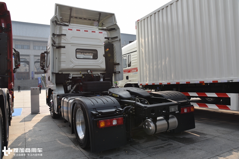 想跑快递开哪款车更适合?低鞍座拉货多,德龙X3000快递版了解下 - 第12张 - 提加商用车网 想跑快递开哪款车更适合?低鞍座拉货多,德龙X3000快递版了解下 - 第12张