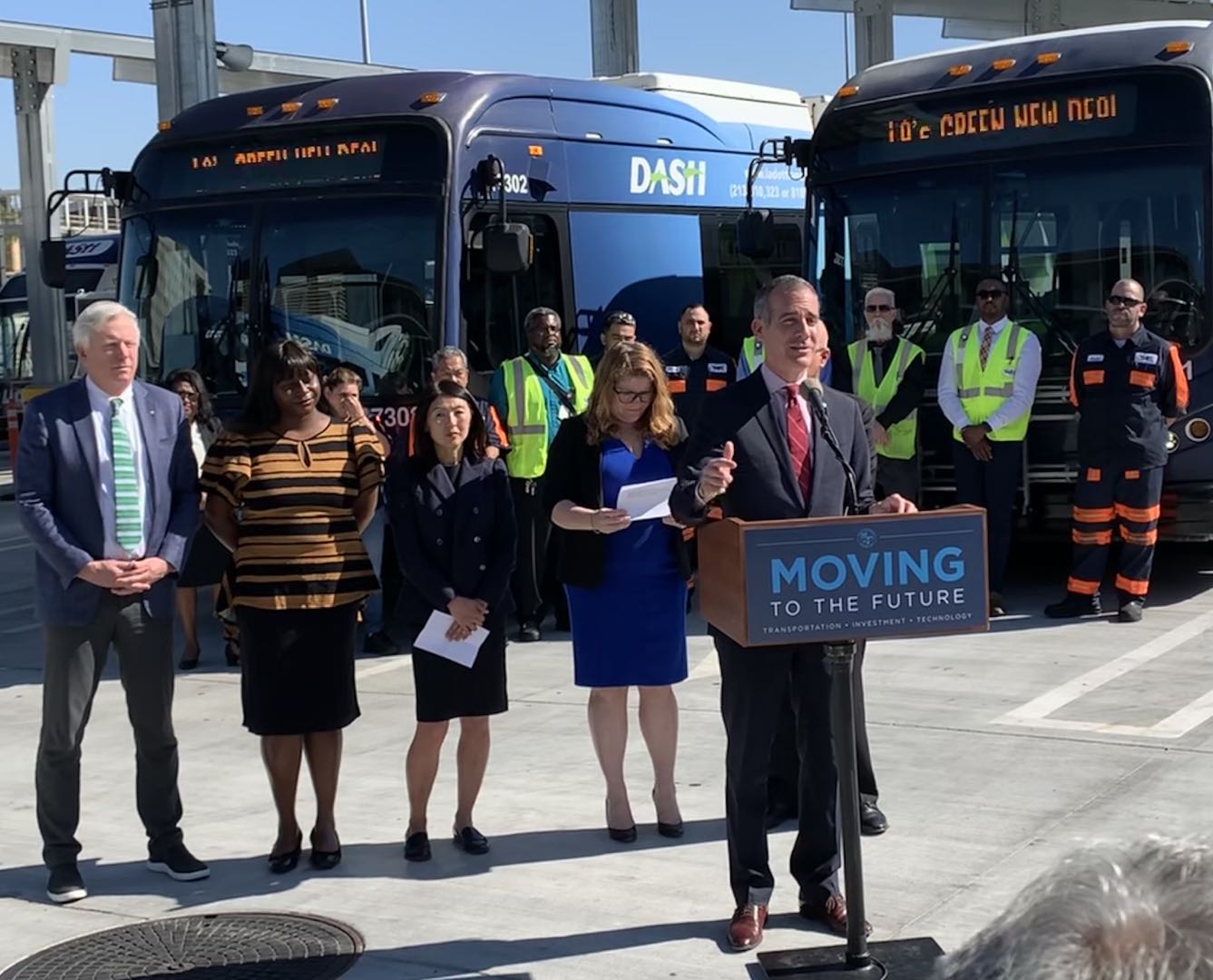 美国最大纯电动巴士订单揭晓 洛杉矶市长盛赞比亚迪的环保贡献 - 第1张 - 提加商用车网 美国最大纯电动巴士订单揭晓 洛杉矶市长盛赞比亚迪的环保贡献 - 第1张