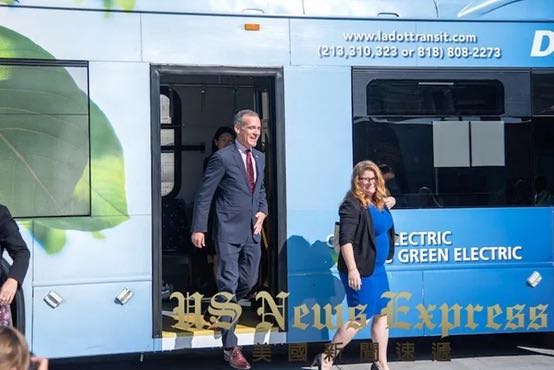 美国最大纯电动巴士订单揭晓 洛杉矶市长盛赞比亚迪的环保贡献 - 第2张 - 提加商用车网 美国最大纯电动巴士订单揭晓 洛杉矶市长盛赞比亚迪的环保贡献 - 第2张