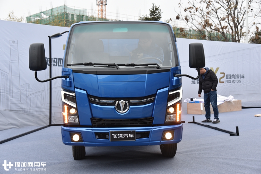 一改小自卸低端形象,科技外观和内饰,奥驰T1自卸小金刚实拍 - 第3张 - 提加商用车网 一改小自卸低端形象,科技外观和内饰,奥驰T1自卸小金刚实拍 - 第3张