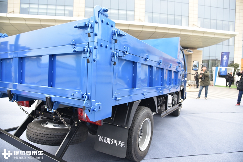 一改小自卸低端形象,科技外观和内饰,奥驰T1自卸小金刚实拍 - 第8张 - 提加商用车网 一改小自卸低端形象,科技外观和内饰,奥驰T1自卸小金刚实拍 - 第8张