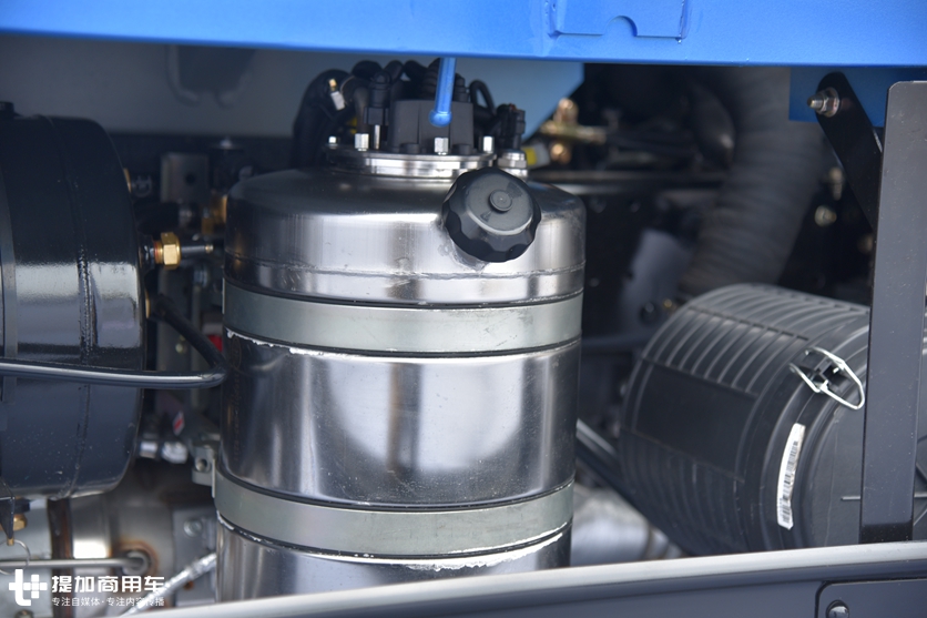 一改小自卸低端形象,科技外观和内饰,奥驰T1自卸小金刚实拍 - 第12张 - 提加商用车网 一改小自卸低端形象,科技外观和内饰,奥驰T1自卸小金刚实拍 - 第12张