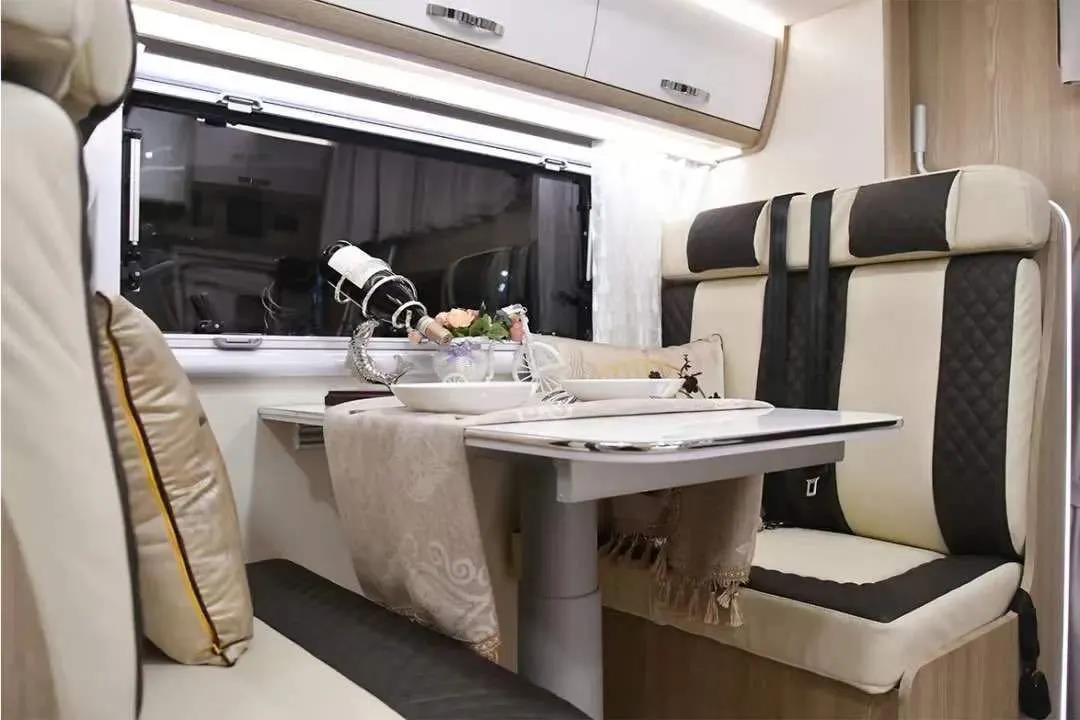 旅途中的高配精品房，进口依维柯铂驰帕亚尼双拓房车给你精致旅居生活 - 第4张