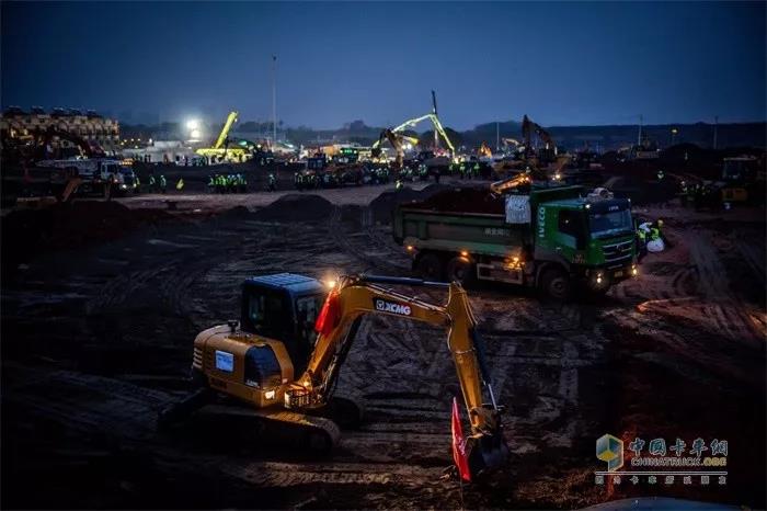 火神山背后的责任与信赖：公路英雄上汽红岩自卸车 - 第2张