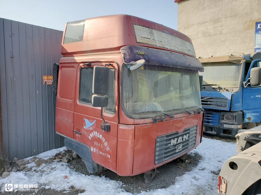 保定拆车圣地游记，好多老旧进口卡车，听说现在拆零件都值不少钱 - 第23张