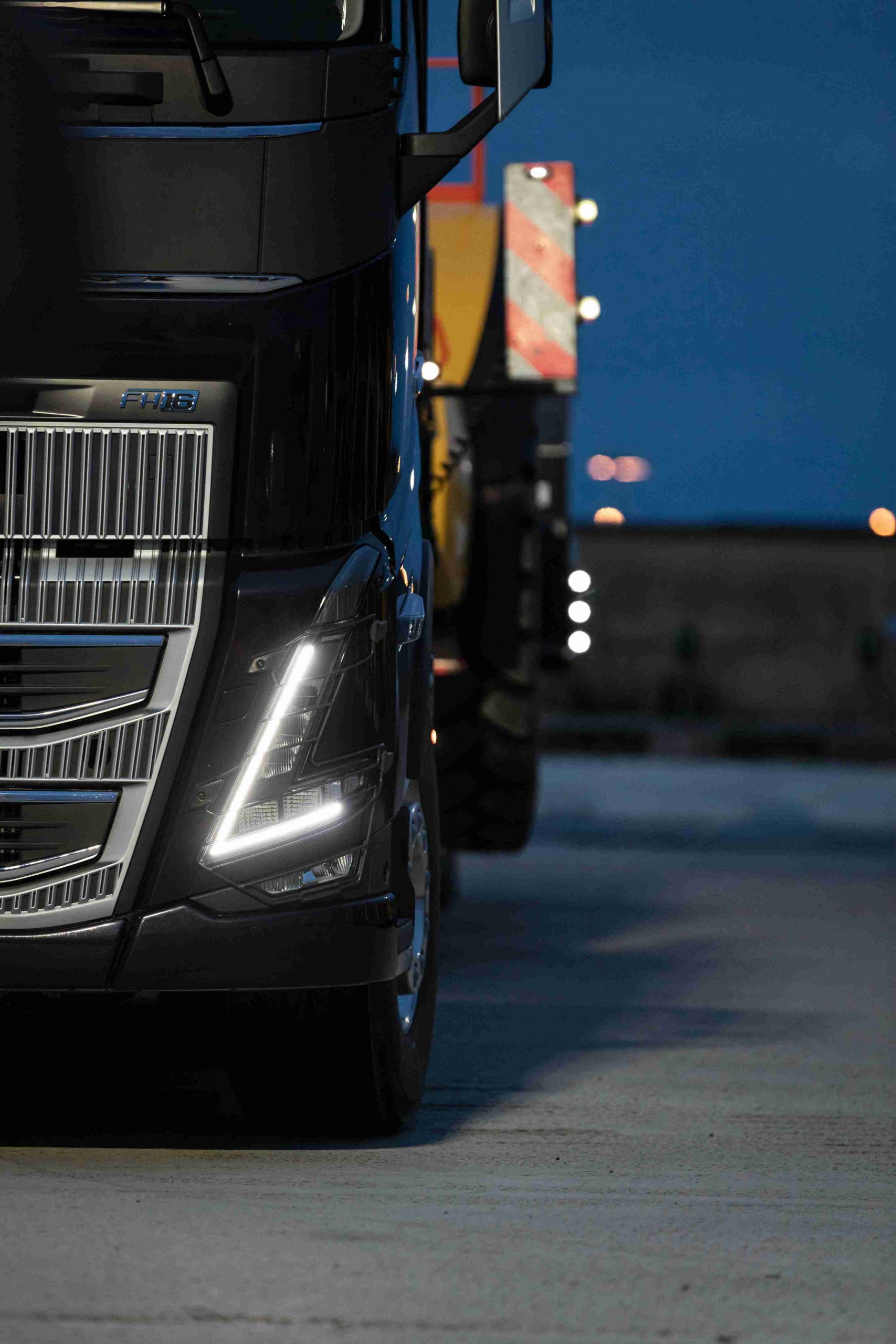 沃尔沃卡车推出全新沃尔沃FH16系列, 舒适度与澎湃动力的完美结合 - 第5张 - 提加商用车网 沃尔沃卡车推出全新沃尔沃FH16系列, 舒适度与澎湃动力的完美结合 - 第5张