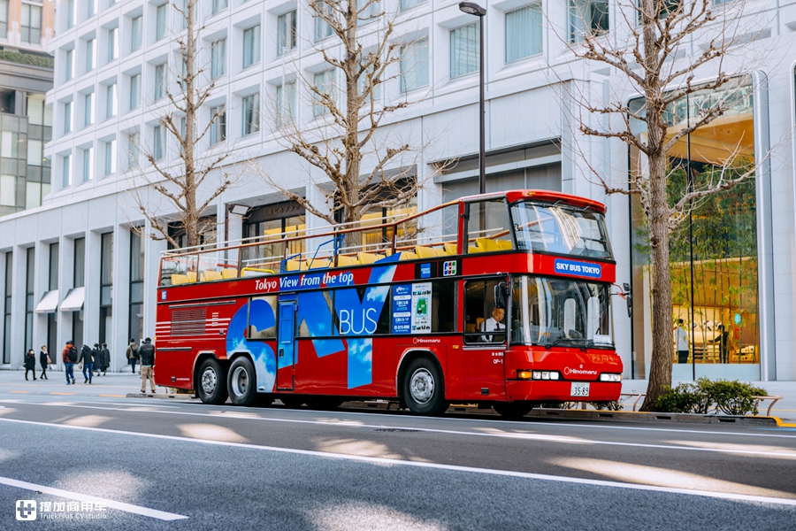 20多年车龄依旧在跑，还有隐匿的更古董的车辆，日本街头的那些欧洲双层巴士实拍 - 第1张