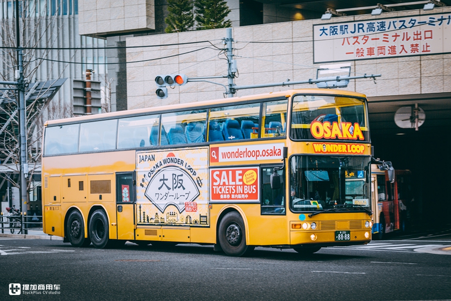 20多年车龄依旧在跑，还有隐匿的更古董的车辆，日本街头的那些欧洲双层巴士实拍 - 第7张