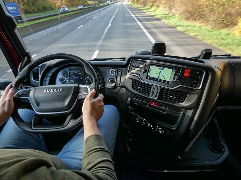 荷兰媒体评测依维柯新款旗舰卡车,车辆表现没得说,就是仪表盘设计被吐槽了 - 第11张 - 提加商用车网 荷兰媒体评测依维柯新款旗舰卡车,车辆表现没得说,就是仪表盘设计被吐槽了 - 第11张