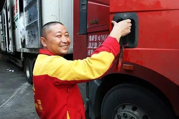 专职老司机：专线甩挂运输，开解放就对了！ - 第2张