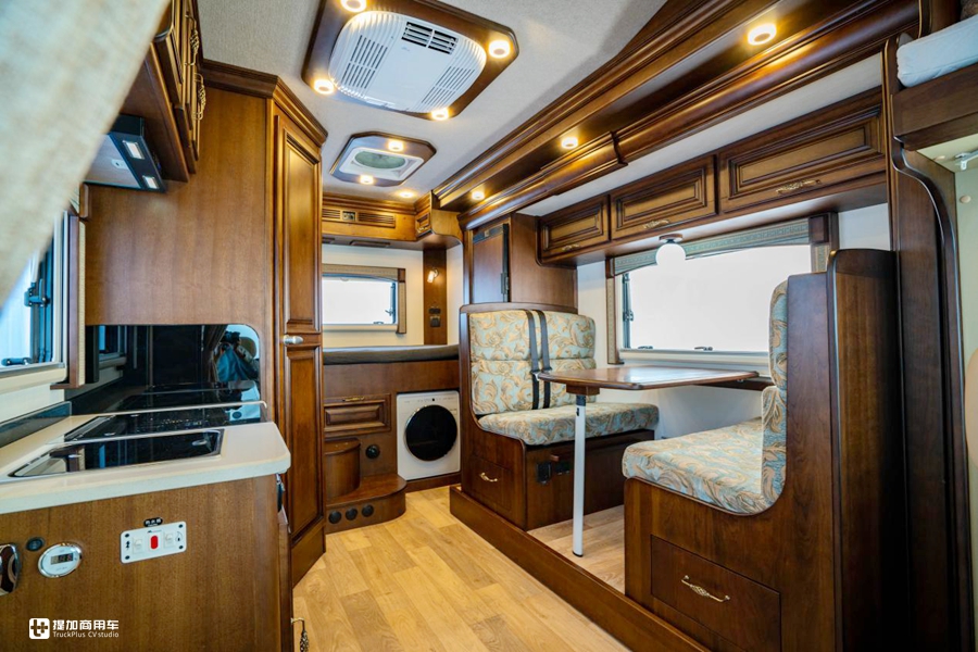 大额头双床铺,6米车身也配双拓展,带您见识一款C本就能开的豪华房车 - 第8张 - 提加商用车网 大额头双床铺,6米车身也配双拓展,带您见识一款C本就能开的豪华房车 - 第8张