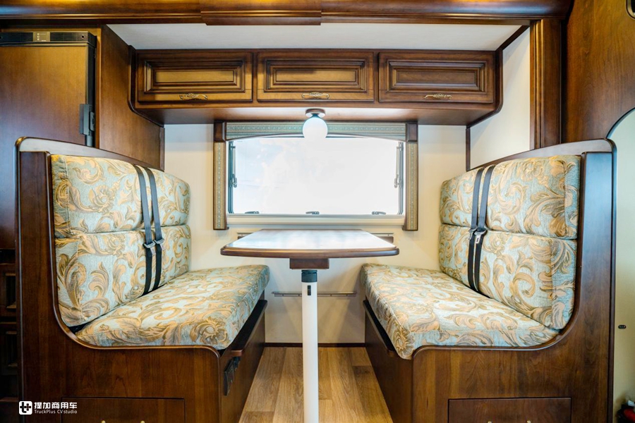 大额头双床铺,6米车身也配双拓展,带您见识一款C本就能开的豪华房车 - 第16张 - 提加商用车网 大额头双床铺,6米车身也配双拓展,带您见识一款C本就能开的豪华房车 - 第16张
