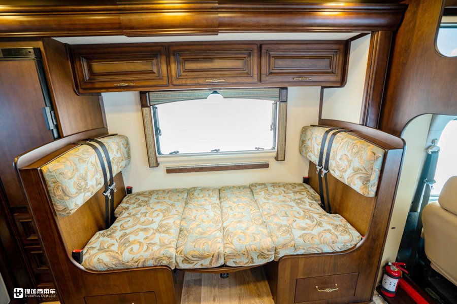 大额头双床铺,6米车身也配双拓展,带您见识一款C本就能开的豪华房车 - 第17张 - 提加商用车网 大额头双床铺,6米车身也配双拓展,带您见识一款C本就能开的豪华房车 - 第17张