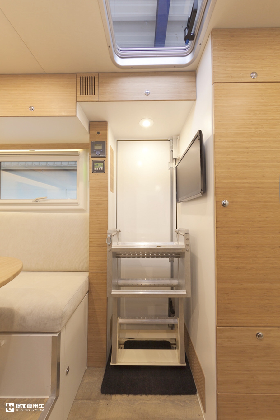 奔驰赛托斯越野房车实拍,也是全地形探险车,骨灰级车友别错过 - 第22张 - 提加商用车网 奔驰赛托斯越野房车实拍,也是全地形探险车,骨灰级车友别错过 - 第22张