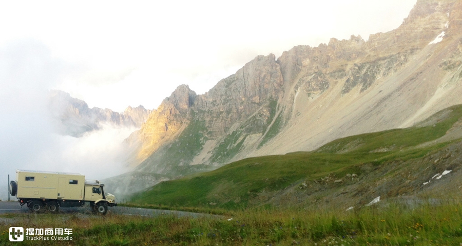 奔驰赛托斯越野房车实拍,也是全地形探险车,骨灰级车友别错过 - 第33张 - 提加商用车网 奔驰赛托斯越野房车实拍,也是全地形探险车,骨灰级车友别错过 - 第33张