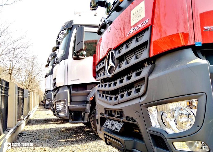 能牵引又可以随车吊,首台奔驰阿洛斯8X8随车吊牵引车来到国内啦 - 第2张 - 提加商用车网 能牵引又可以随车吊,首台奔驰阿洛斯8X8随车吊牵引车来到国内啦 - 第2张