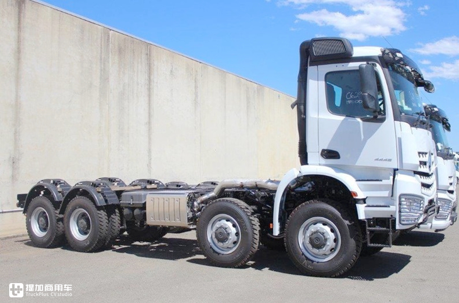 能牵引又可以随车吊,首台奔驰阿洛斯8X8随车吊牵引车来到国内啦 - 第19张 - 提加商用车网 能牵引又可以随车吊,首台奔驰阿洛斯8X8随车吊牵引车来到国内啦 - 第19张