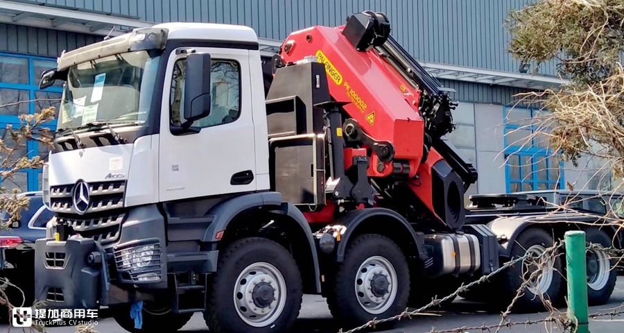 能牵引又可以随车吊,首台奔驰阿洛斯8X8随车吊牵引车来到国内啦 - 第20张 - 提加商用车网 能牵引又可以随车吊,首台奔驰阿洛斯8X8随车吊牵引车来到国内啦 - 第20张