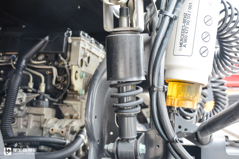 广州物流老板刚提的奔驰新款卡车,配置到底怎么样,我们带你好好看看 - 第6张 - 提加商用车网 广州物流老板刚提的奔驰新款卡车,配置到底怎么样,我们带你好好看看 - 第6张