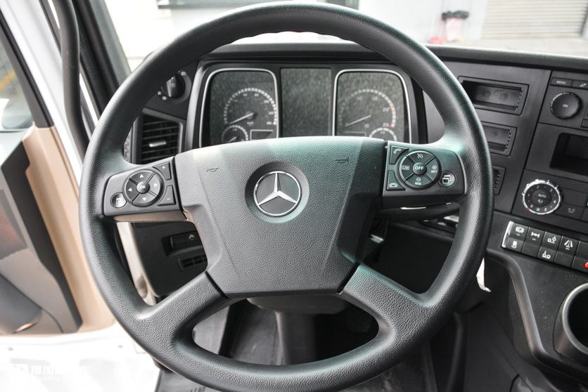 广州物流老板刚提的奔驰新款卡车,配置到底怎么样,我们带你好好看看 - 第9张 - 提加商用车网 广州物流老板刚提的奔驰新款卡车,配置到底怎么样,我们带你好好看看 - 第9张