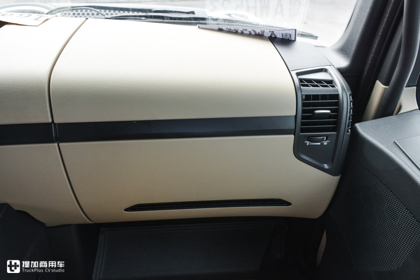 广州物流老板刚提的奔驰新款卡车,配置到底怎么样,我们带你好好看看 - 第15张 - 提加商用车网 广州物流老板刚提的奔驰新款卡车,配置到底怎么样,我们带你好好看看 - 第15张