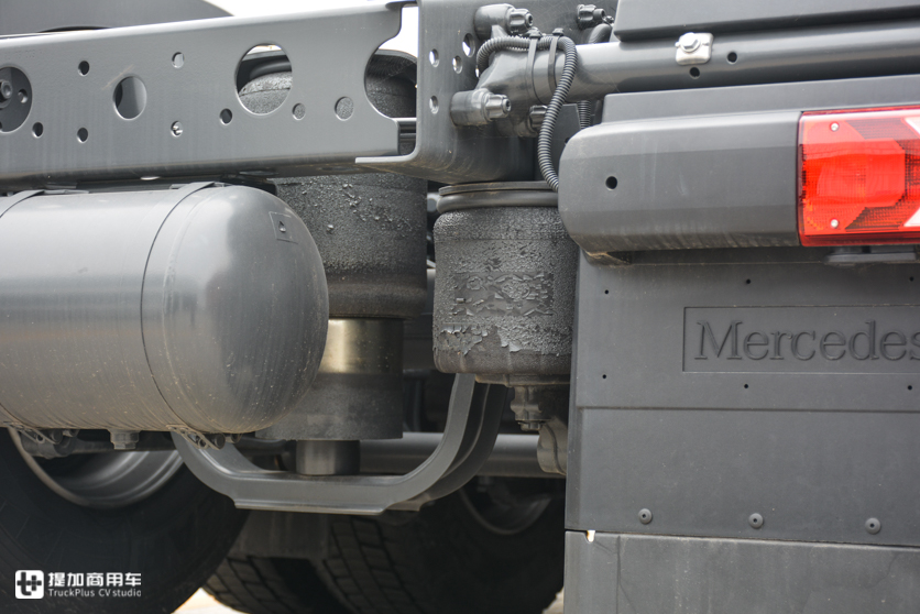 广州物流老板刚提的奔驰新款卡车,配置到底怎么样,我们带你好好看看 - 第25张 - 提加商用车网 广州物流老板刚提的奔驰新款卡车,配置到底怎么样,我们带你好好看看 - 第25张