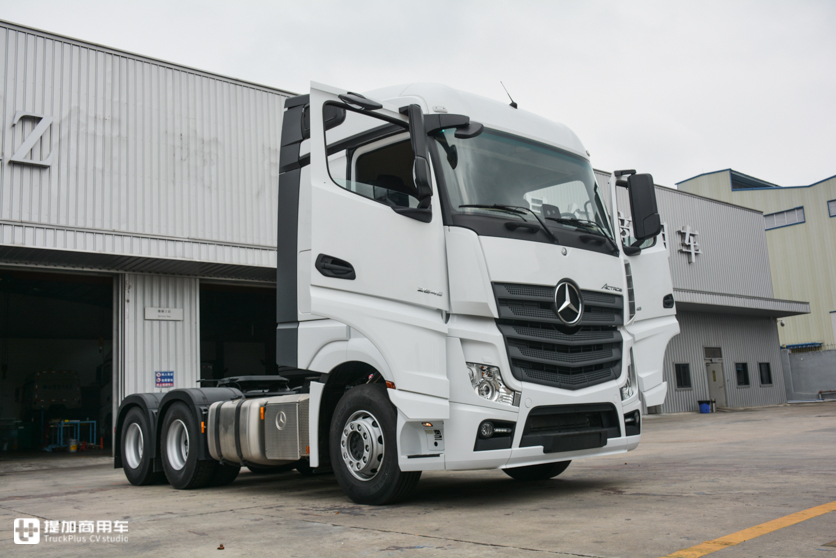 广州物流老板刚提的奔驰新款卡车,配置到底怎么样,我们带你好好看看 - 第2张 - 提加商用车网 广州物流老板刚提的奔驰新款卡车,配置到底怎么样,我们带你好好看看 - 第2张