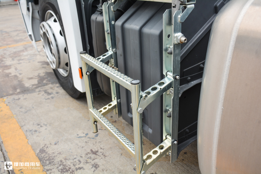 广州物流老板刚提的奔驰新款卡车,配置到底怎么样,我们带你好好看看 - 第28张 - 提加商用车网 广州物流老板刚提的奔驰新款卡车,配置到底怎么样,我们带你好好看看 - 第28张