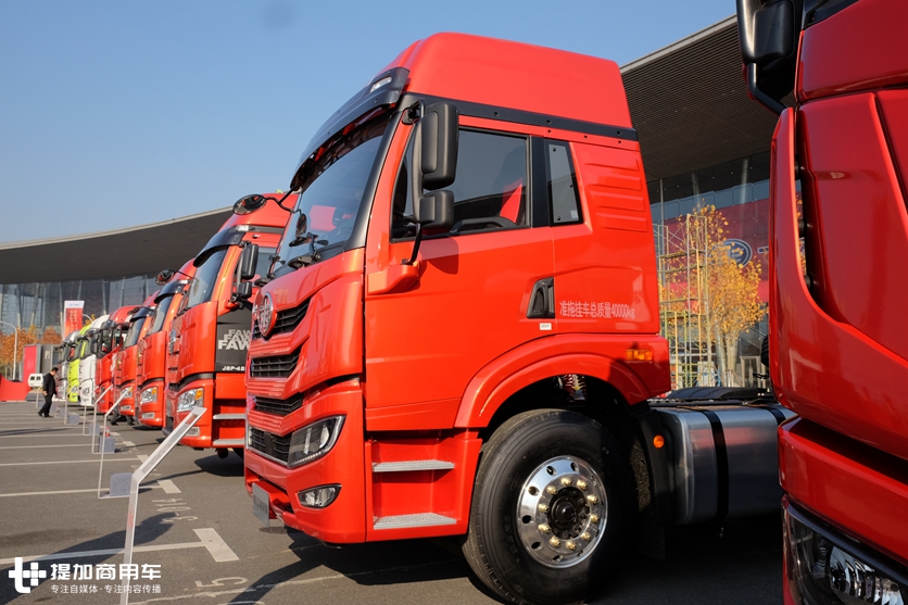 外观内饰都有改进,安全配置大升级,2.0版青岛解放悍V牵引车实拍 - 第13张 - 提加商用车网 外观内饰都有改进,安全配置大升级,2.0版青岛解放悍V牵引车实拍 - 第13张