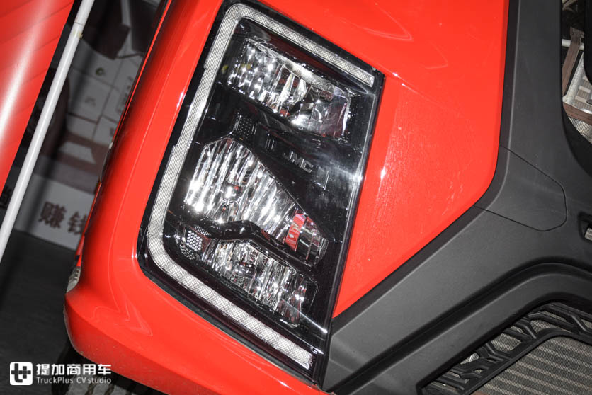 福特技术的旗舰重卡,配置不输于欧洲原款车型,为何在国内没有火? - 第3张 - 提加商用车网 福特技术的旗舰重卡,配置不输于欧洲原款车型,为何在国内没有火? - 第3张