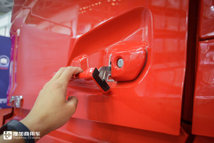 福特技术的旗舰重卡,配置不输于欧洲原款车型,为何在国内没有火? - 第9张 - 提加商用车网 福特技术的旗舰重卡,配置不输于欧洲原款车型,为何在国内没有火? - 第9张