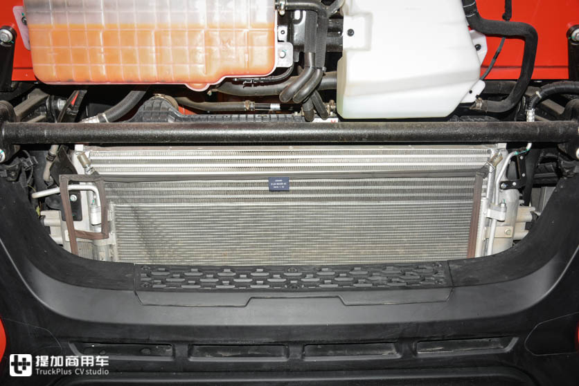 福特技术的旗舰重卡,配置不输于欧洲原款车型,为何在国内没有火? - 第6张 - 提加商用车网 福特技术的旗舰重卡,配置不输于欧洲原款车型,为何在国内没有火? - 第6张