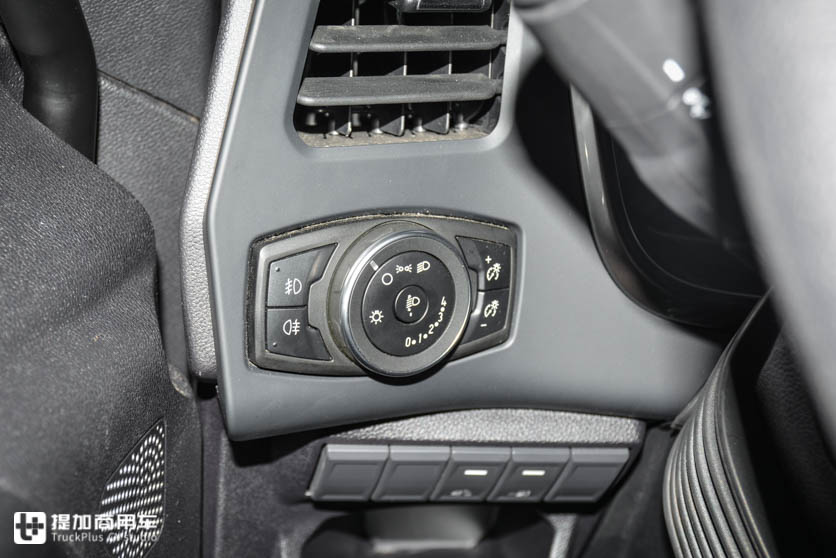 福特技术的旗舰重卡,配置不输于欧洲原款车型,为何在国内没有火? - 第12张 - 提加商用车网 福特技术的旗舰重卡,配置不输于欧洲原款车型,为何在国内没有火? - 第12张