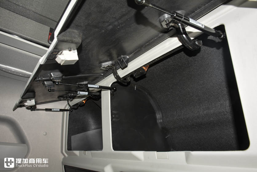 福特技术的旗舰重卡,配置不输于欧洲原款车型,为何在国内没有火? - 第21张 - 提加商用车网 福特技术的旗舰重卡,配置不输于欧洲原款车型,为何在国内没有火? - 第21张