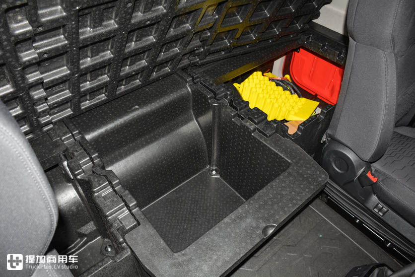 福特技术的旗舰重卡,配置不输于欧洲原款车型,为何在国内没有火? - 第20张 - 提加商用车网 福特技术的旗舰重卡,配置不输于欧洲原款车型,为何在国内没有火? - 第20张