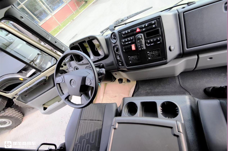 又一个男人的大玩具,乌尼莫克最新款底盘打造,阿莫迪罗攀爬者越野房车实拍 - 第6张 - 提加商用车网 又一个男人的大玩具,乌尼莫克最新款底盘打造,阿莫迪罗攀爬者越野房车实拍 - 第6张