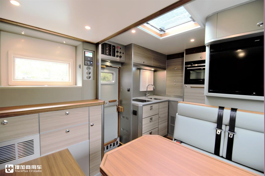 又一个男人的大玩具,乌尼莫克最新款底盘打造,阿莫迪罗攀爬者越野房车实拍 - 第36张 - 提加商用车网 又一个男人的大玩具,乌尼莫克最新款底盘打造,阿莫迪罗攀爬者越野房车实拍 - 第36张