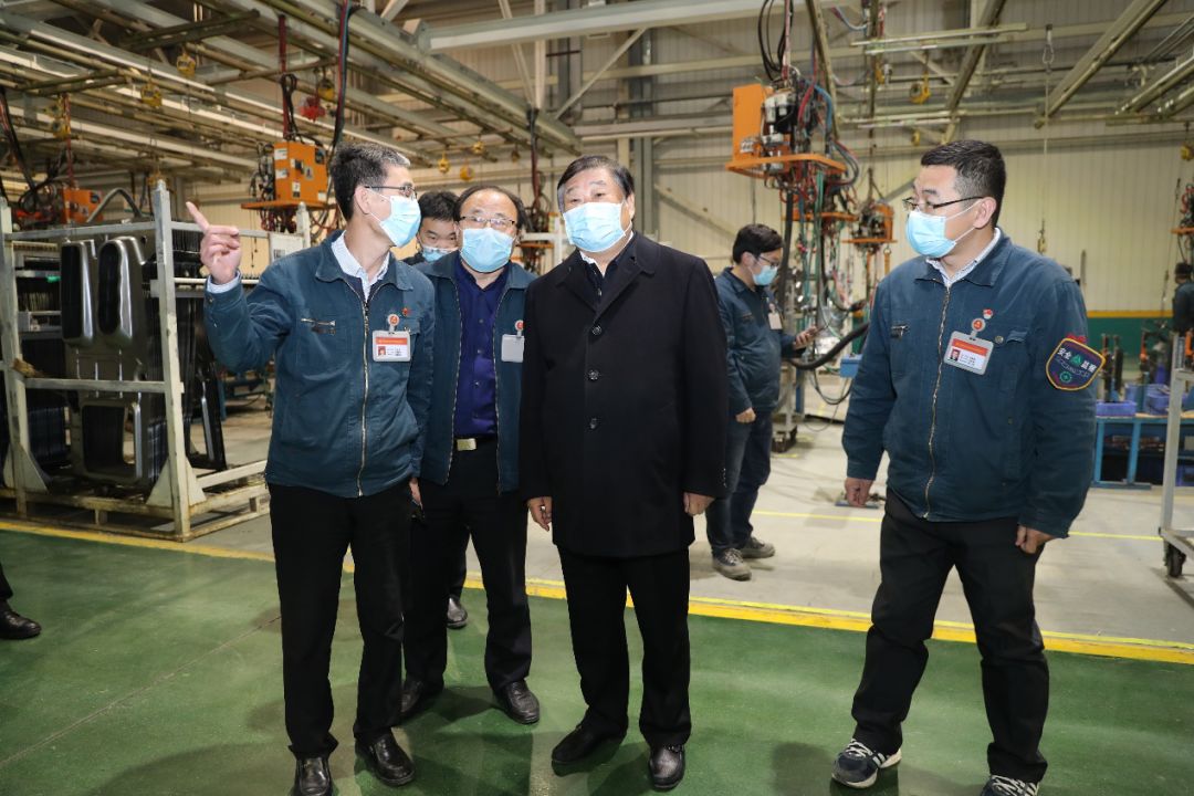 谭旭光深夜突击检查中国重汽加班生产领导干部带班执行情况 - 第1张 - 提加商用车网 谭旭光深夜突击检查中国重汽加班生产领导干部带班执行情况 - 第1张