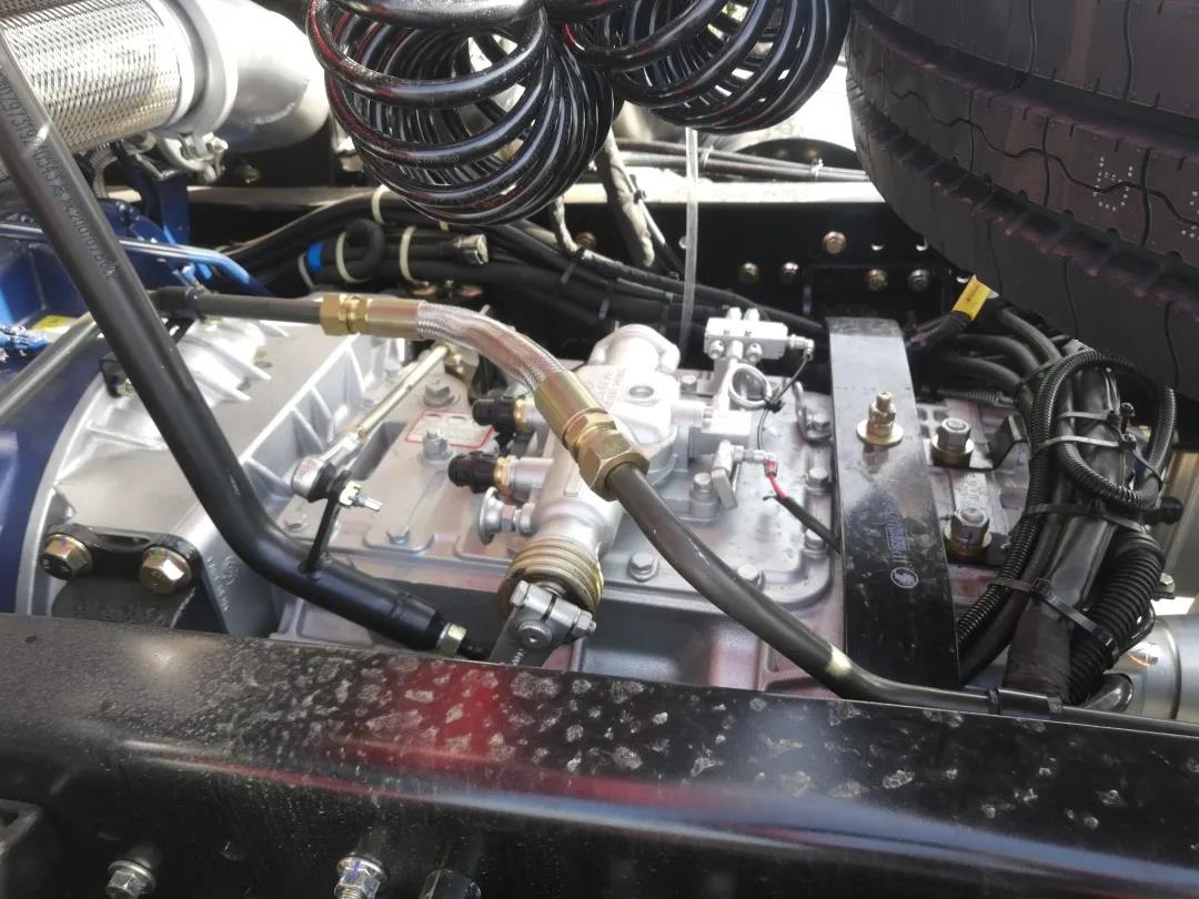 德龙X3000国六天然气重卡,低碳先锋 - 第3张 - 提加商用车网 德龙X3000国六天然气重卡,低碳先锋 - 第3张