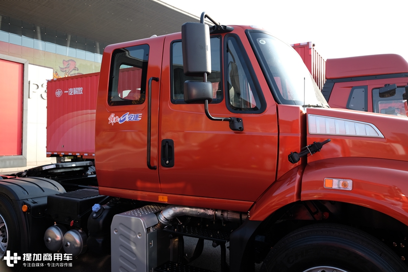 车高仅为2.72米,专为过限高杆打造,解放安捷超低顶长头卡车实拍 - 第3张 - 提加商用车网 车高仅为2.72米,专为过限高杆打造,解放安捷超低顶长头卡车实拍 - 第3张