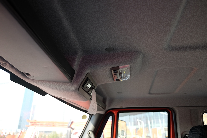 车高仅为2.72米,专为过限高杆打造,解放安捷超低顶长头卡车实拍 - 第4张 - 提加商用车网 车高仅为2.72米,专为过限高杆打造,解放安捷超低顶长头卡车实拍 - 第4张