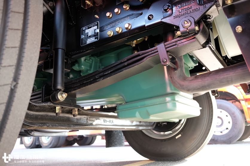 车高仅为2.72米,专为过限高杆打造,解放安捷超低顶长头卡车实拍 - 第6张 - 提加商用车网 车高仅为2.72米,专为过限高杆打造,解放安捷超低顶长头卡车实拍 - 第6张