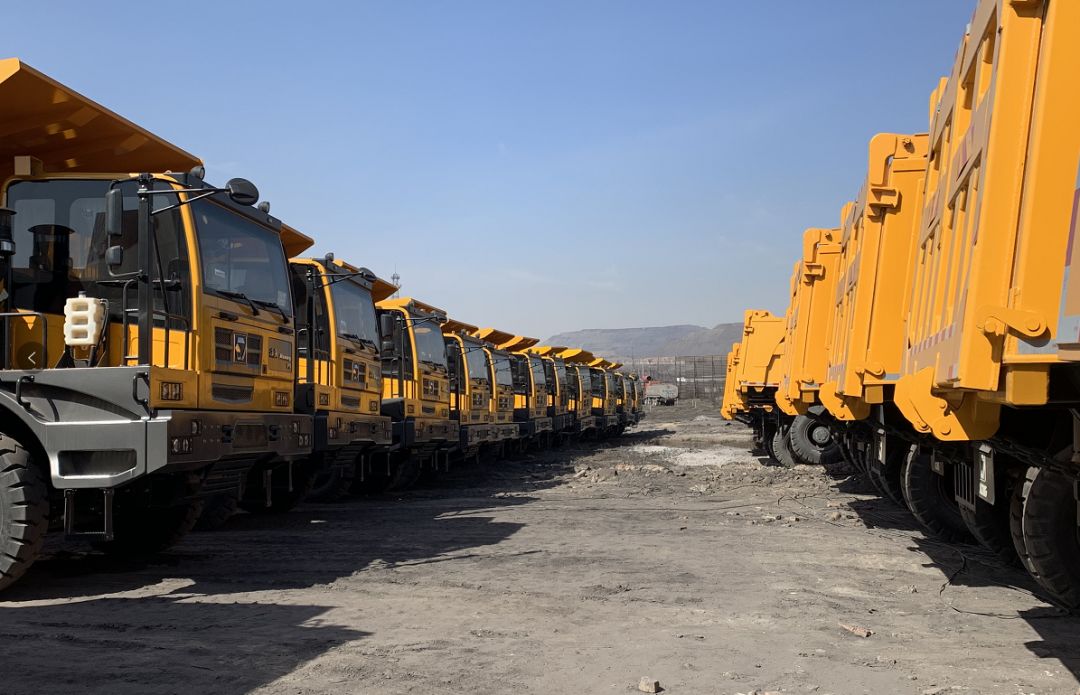 批量交车!非公路宽体自卸车奔赴矿山前线 - 第1张 - 提加商用车网 批量交车!非公路宽体自卸车奔赴矿山前线 - 第1张