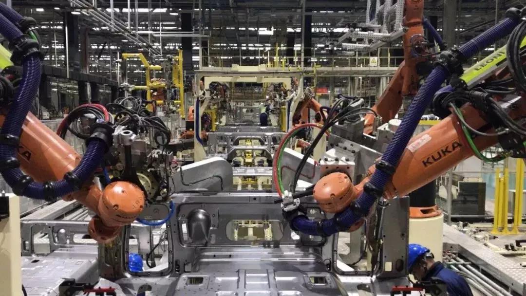 张开翅膀守护你:红岩杰豹医用废物应急处理飞翼车驰援湖北 - 第2张 - 提加商用车网 张开翅膀守护你:红岩杰豹医用废物应急处理飞翼车驰援湖北 - 第2张