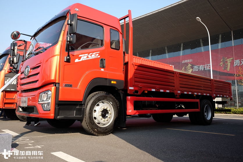 解放JK6载货车实拍,日系高端中巴五十铃Journey还有人记得吗?提加一周好文推荐 - 第1张 - 提加商用车网 解放JK6载货车实拍,日系高端中巴五十铃Journey还有人记得吗?提加一周好文推荐 - 第1张