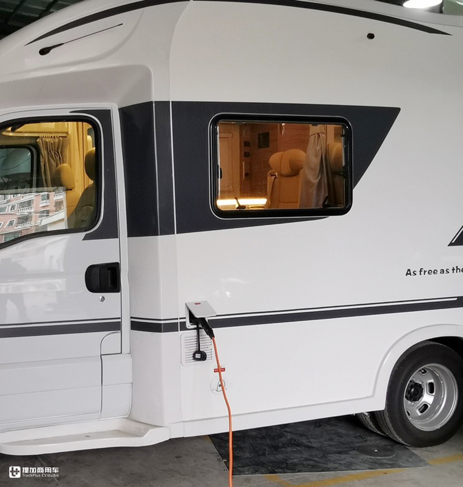 基于欧胜底盘打造,阿娜亚天空之子自行C型小额头旅居车实拍 - 第9张 - 提加商用车网 基于欧胜底盘打造,阿娜亚天空之子自行C型小额头旅居车实拍 - 第9张