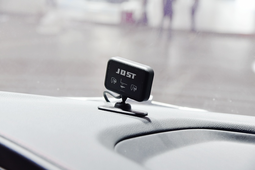 只是一块打铁板？别小瞧牵引车上的鞍座，它的配置比你想象的要多 - 第4张